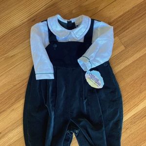 Vintage Carriage Boutiques velvet Green infant outfit